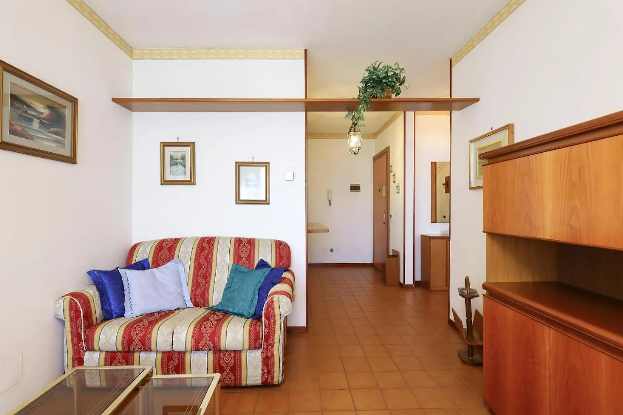 Appartamento PrimoPiano - San Dionigi Milano 0*,  Italia