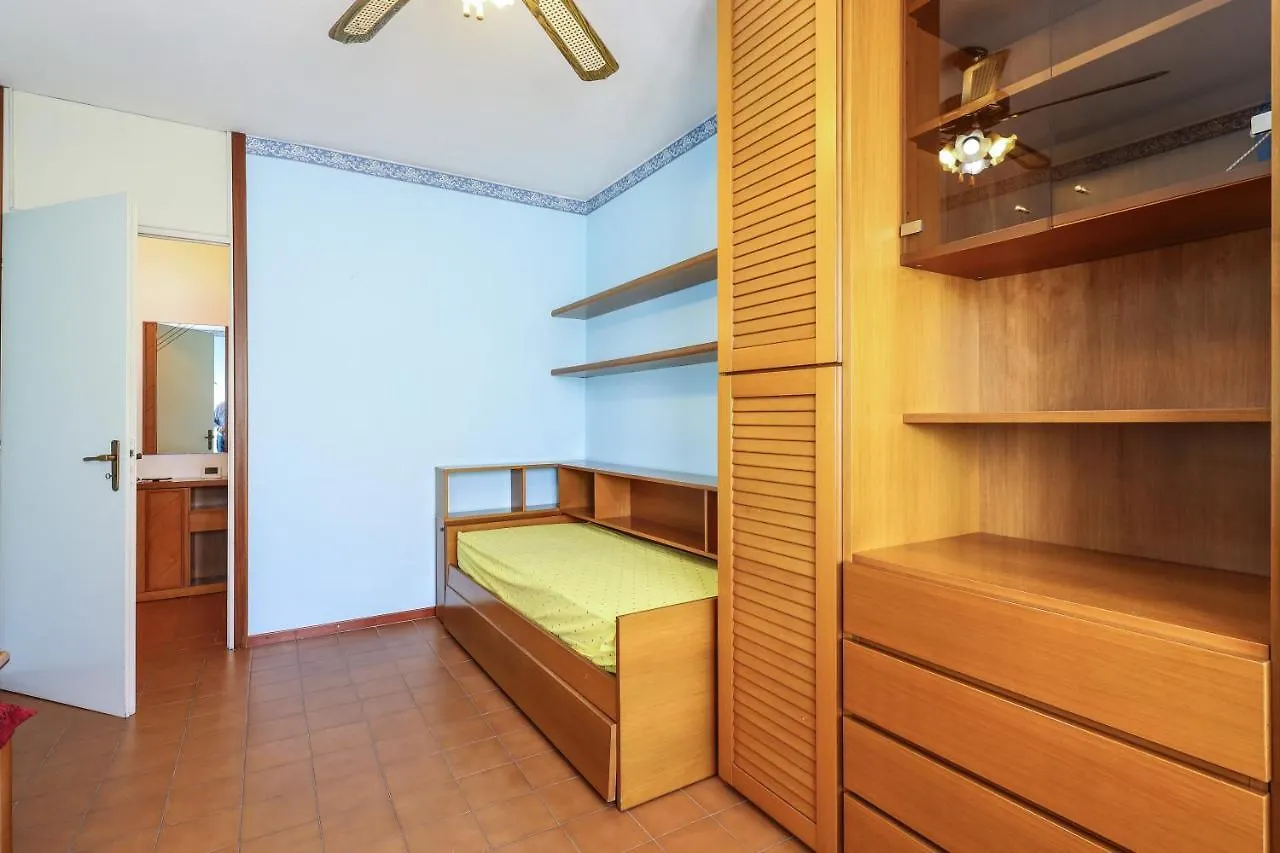 Appartamento PrimoPiano - San Dionigi Milano 0*,  Italia